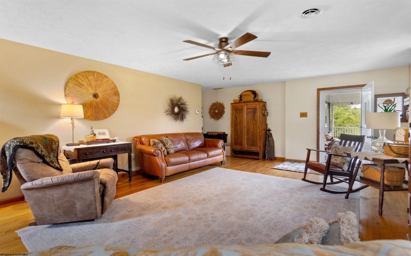 3701 Fairmont Road, Morgantown, West Virginia 26501, 3 Bedrooms Bedrooms, 5 Rooms Rooms,3 BathroomsBathrooms,Single Family Detached,For Sale,Fairmont,10159753