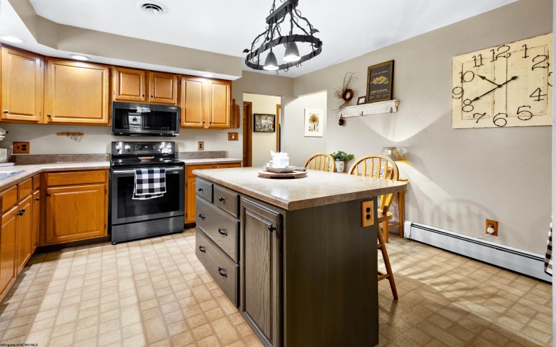 3701 Fairmont Road, Morgantown, West Virginia 26501, 3 Bedrooms Bedrooms, 5 Rooms Rooms,3 BathroomsBathrooms,Single Family Detached,For Sale,Fairmont,10159753