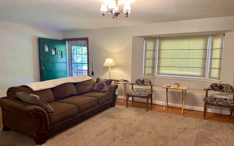 386 Monroe Street, Rivesville, West Virginia 26558, 3 Bedrooms Bedrooms, 6 Rooms Rooms,2 BathroomsBathrooms,Single Family Detached,For Sale,Monroe,10159758