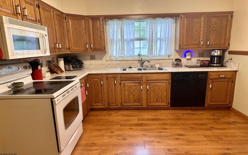 386 Monroe Street, Rivesville, West Virginia 26558, 3 Bedrooms Bedrooms, 6 Rooms Rooms,2 BathroomsBathrooms,Single Family Detached,For Sale,Monroe,10159758
