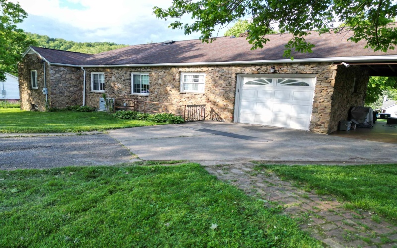 386 Monroe Street, Rivesville, West Virginia 26558, 3 Bedrooms Bedrooms, 6 Rooms Rooms,2 BathroomsBathrooms,Single Family Detached,For Sale,Monroe,10159758