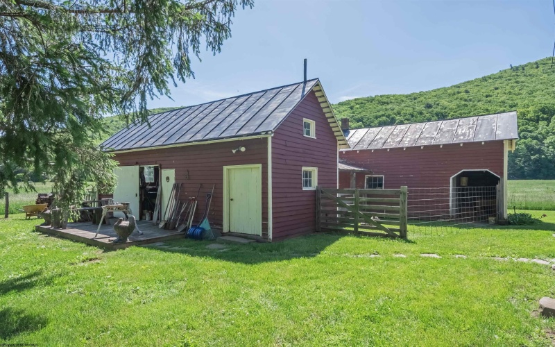 187 Leonard Lane, Franklin, West Virginia 26807-7044, 3 Bedrooms Bedrooms, 9 Rooms Rooms,2 BathroomsBathrooms,Single Family Detached,For Sale,Leonard,10159749