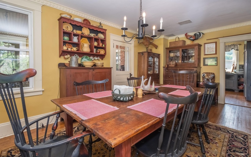 187 Leonard Lane, Franklin, West Virginia 26807-7044, 3 Bedrooms Bedrooms, 9 Rooms Rooms,2 BathroomsBathrooms,Single Family Detached,For Sale,Leonard,10159749