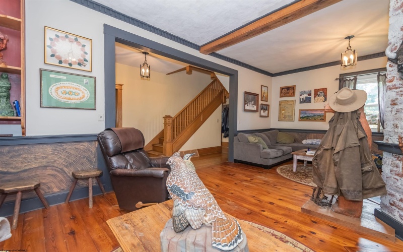 187 Leonard Lane, Franklin, West Virginia 26807-7044, 3 Bedrooms Bedrooms, 9 Rooms Rooms,2 BathroomsBathrooms,Single Family Detached,For Sale,Leonard,10159749