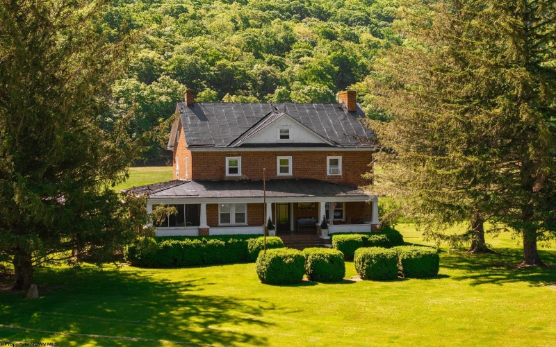 187 Leonard Lane, Franklin, West Virginia 26807-7044, 3 Bedrooms Bedrooms, 9 Rooms Rooms,2 BathroomsBathrooms,Single Family Detached,For Sale,Leonard,10159749