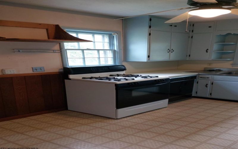 110 15th Street, Elkins, West Virginia 26241, 3 Bedrooms Bedrooms, 7 Rooms Rooms,3 BathroomsBathrooms,Single Family Detached,For Sale,15th,10159752