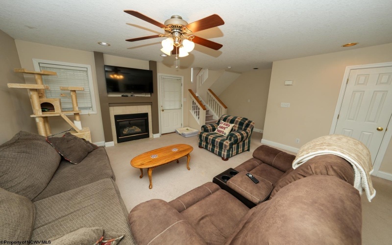 905 Ashton Place, Morgantown, West Virginia 26508, 2 Bedrooms Bedrooms, 6 Rooms Rooms,2 BathroomsBathrooms,Single Family Attached,For Sale,Ashton,10159766