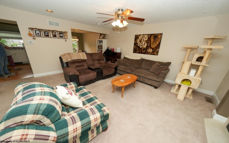905 Ashton Place, Morgantown, West Virginia 26508, 2 Bedrooms Bedrooms, 6 Rooms Rooms,2 BathroomsBathrooms,Single Family Attached,For Sale,Ashton,10159766