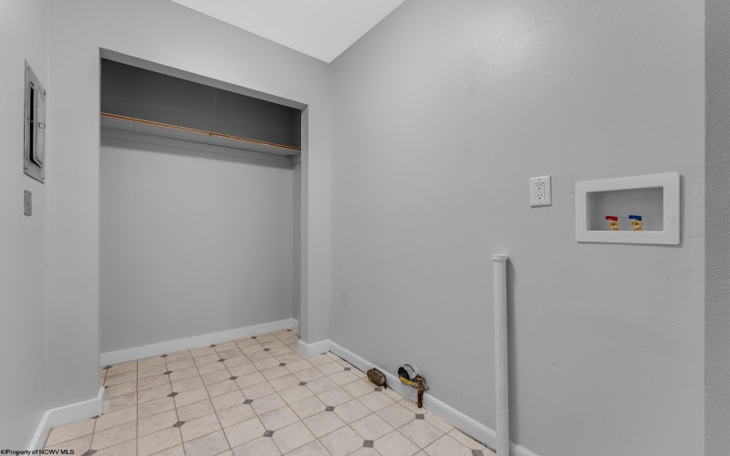 135 Celtic Drive, Clarksburg, West Virginia 26301, 3 Bedrooms Bedrooms, 8 Rooms Rooms,2 BathroomsBathrooms,Single Family Detached,For Sale,Celtic,10159769