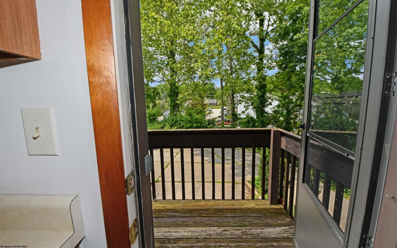 103 Cedarstone Road, Morgantown, West Virginia 26505, 3 Bedrooms Bedrooms, 6 Rooms Rooms,1 BathroomBathrooms,Single Family Attached,For Sale,Cedarstone,10159776