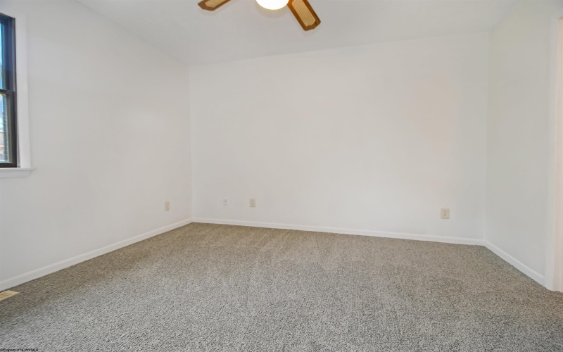 103 Cedarstone Road, Morgantown, West Virginia 26505, 3 Bedrooms Bedrooms, 6 Rooms Rooms,1 BathroomBathrooms,Single Family Attached,For Sale,Cedarstone,10159776