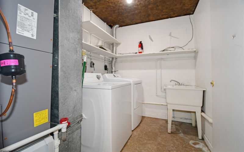 103 Cedarstone Road, Morgantown, West Virginia 26505, 3 Bedrooms Bedrooms, 6 Rooms Rooms,1 BathroomBathrooms,Single Family Attached,For Sale,Cedarstone,10159776