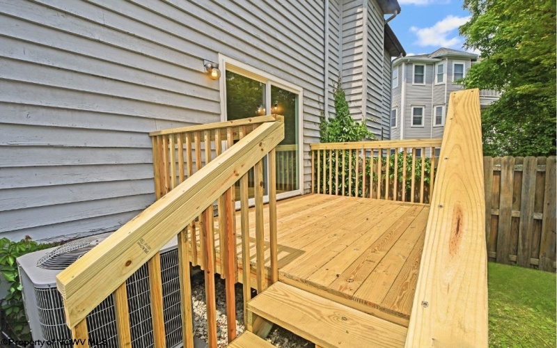 103 Cedarstone Road, Morgantown, West Virginia 26505, 3 Bedrooms Bedrooms, 6 Rooms Rooms,1 BathroomBathrooms,Single Family Attached,For Sale,Cedarstone,10159776