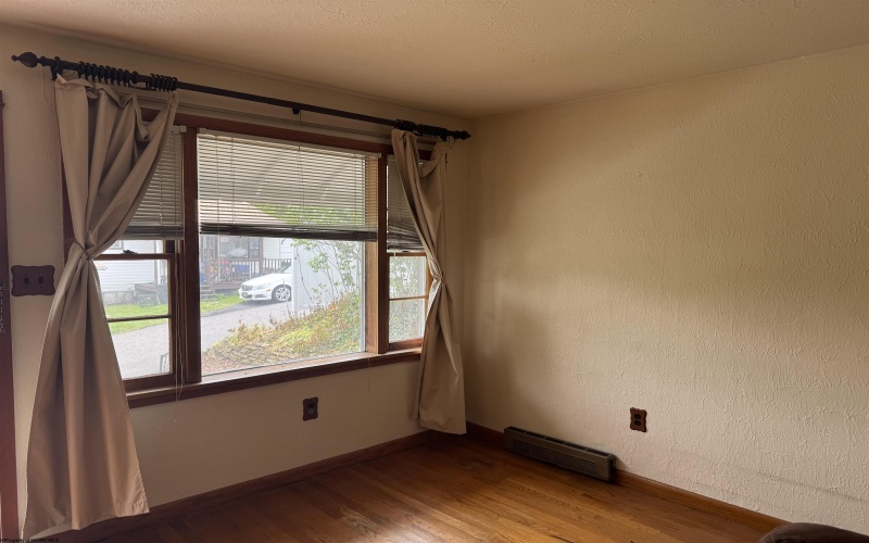 208 Buffalo Avenue, Fairmont, West Virginia 26554, 2 Bedrooms Bedrooms, 4 Rooms Rooms,2 BathroomsBathrooms,Single Family Detached,For Sale,Buffalo,10159777