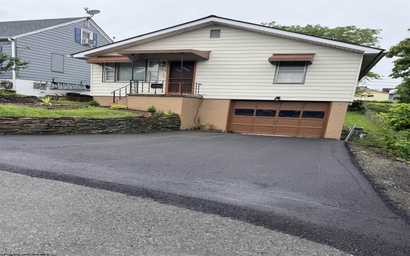 208 Buffalo Avenue, Fairmont, West Virginia 26554, 2 Bedrooms Bedrooms, 4 Rooms Rooms,2 BathroomsBathrooms,Single Family Detached,For Sale,Buffalo,10159777