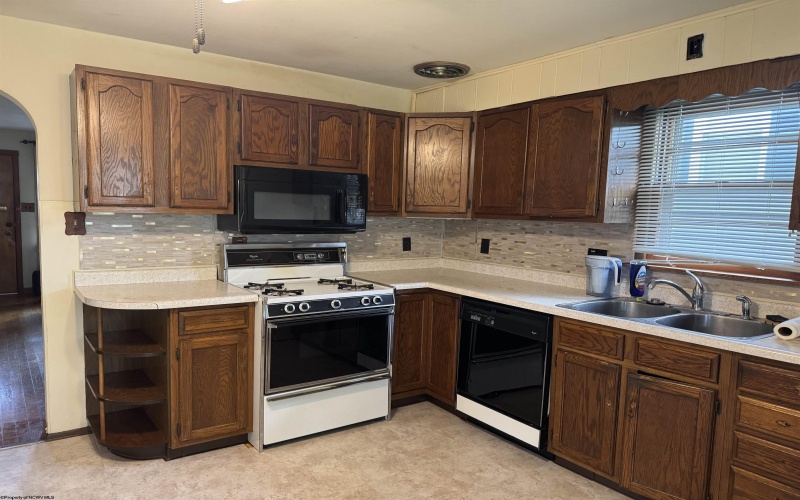 208 Buffalo Avenue, Fairmont, West Virginia 26554, 2 Bedrooms Bedrooms, 4 Rooms Rooms,2 BathroomsBathrooms,Single Family Detached,For Sale,Buffalo,10159777