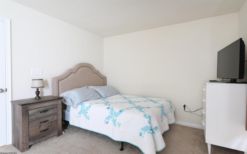 135 Inlet Street, Morgantown, West Virginia 26508, 2 Bedrooms Bedrooms, 4 Rooms Rooms,2 BathroomsBathrooms,Single Family Attached,For Sale,Inlet,10159782