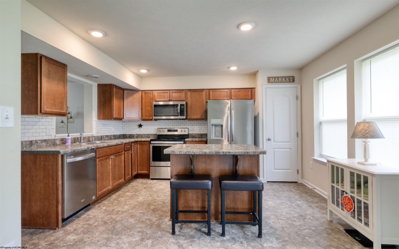 135 Inlet Street, Morgantown, West Virginia 26508, 2 Bedrooms Bedrooms, 4 Rooms Rooms,2 BathroomsBathrooms,Single Family Attached,For Sale,Inlet,10159782