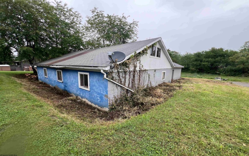563 Marion Street, Belington, West Virginia 26250, 3 Bedrooms Bedrooms, 7 Rooms Rooms,1 BathroomBathrooms,Single Family Detached,For Sale,Marion,10159779