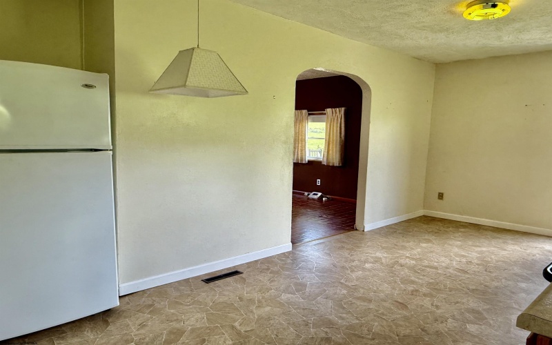 502 Colfax Road, Fairmont, West Virginia 26554, 2 Bedrooms Bedrooms, 6 Rooms Rooms,1 BathroomBathrooms,Single Family Detached,For Sale,Colfax,10159801