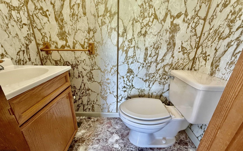 502 Colfax Road, Fairmont, West Virginia 26554, 2 Bedrooms Bedrooms, 6 Rooms Rooms,1 BathroomBathrooms,Single Family Detached,For Sale,Colfax,10159801