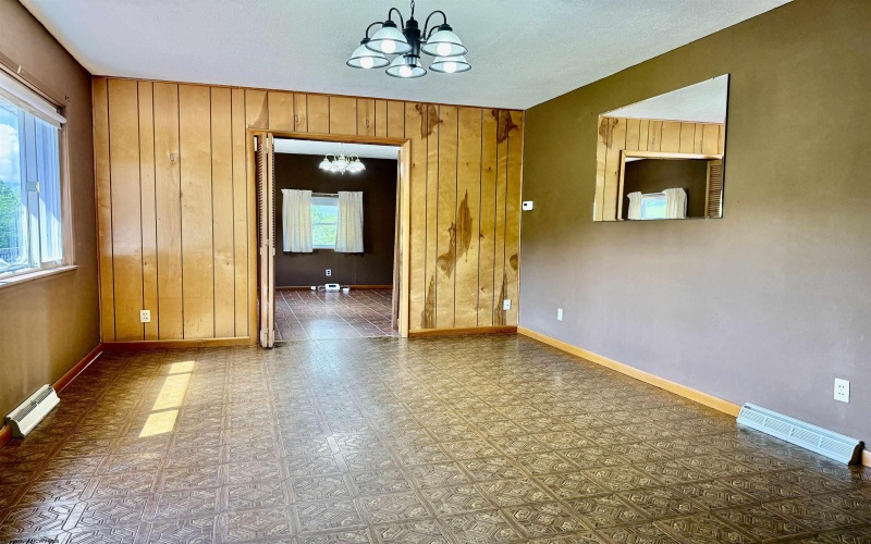 502 Colfax Road, Fairmont, West Virginia 26554, 2 Bedrooms Bedrooms, 6 Rooms Rooms,1 BathroomBathrooms,Single Family Detached,For Sale,Colfax,10159801