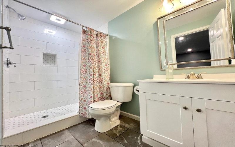 199 Falling Leaf Lane, Morgantown, West Virginia 26501, 3 Bedrooms Bedrooms, 7 Rooms Rooms,3 BathroomsBathrooms,Single Family Attached,For Sale,Falling Leaf,10159802