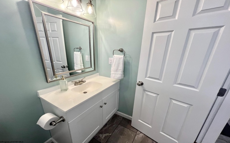 199 Falling Leaf Lane, Morgantown, West Virginia 26501, 3 Bedrooms Bedrooms, 7 Rooms Rooms,3 BathroomsBathrooms,Single Family Attached,For Sale,Falling Leaf,10159802
