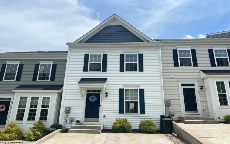 199 Falling Leaf Lane, Morgantown, West Virginia 26501, 3 Bedrooms Bedrooms, 7 Rooms Rooms,3 BathroomsBathrooms,Single Family Attached,For Sale,Falling Leaf,10159802