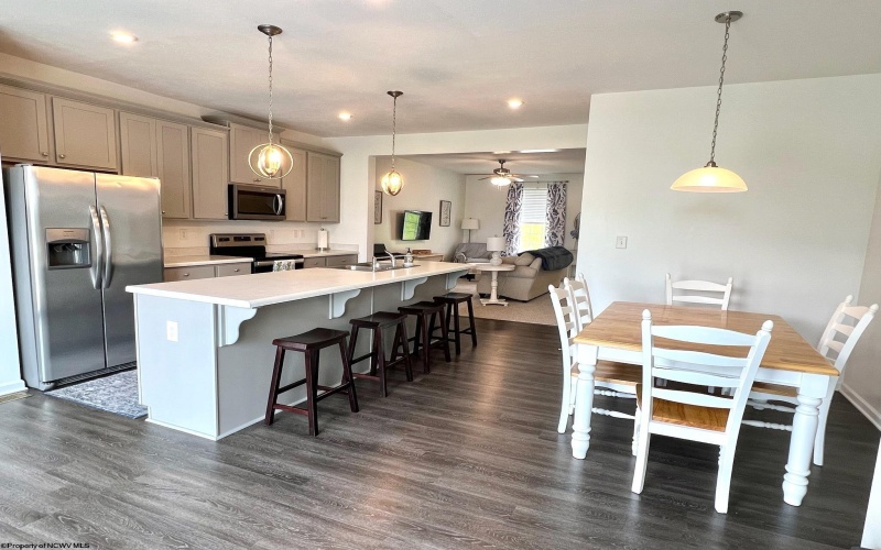 199 Falling Leaf Lane, Morgantown, West Virginia 26501, 3 Bedrooms Bedrooms, 7 Rooms Rooms,3 BathroomsBathrooms,Single Family Attached,For Sale,Falling Leaf,10159802