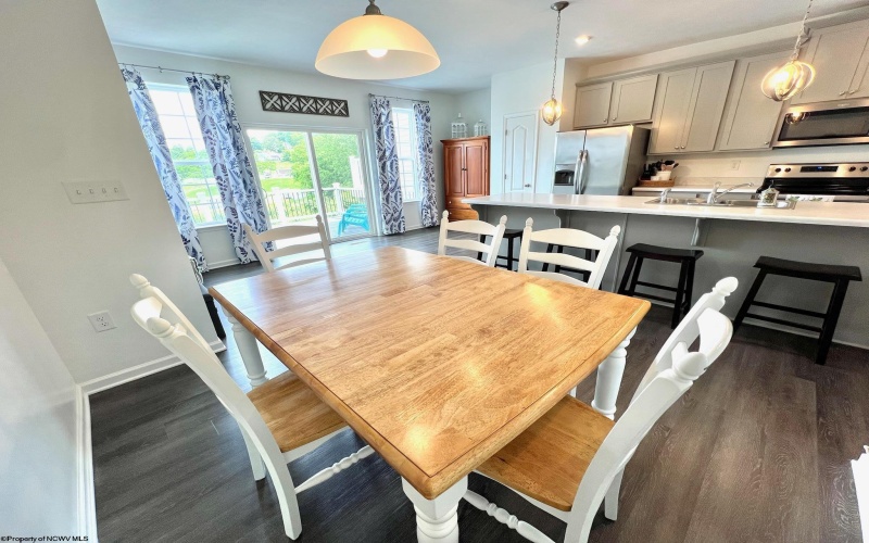 199 Falling Leaf Lane, Morgantown, West Virginia 26501, 3 Bedrooms Bedrooms, 7 Rooms Rooms,3 BathroomsBathrooms,Single Family Attached,For Sale,Falling Leaf,10159802