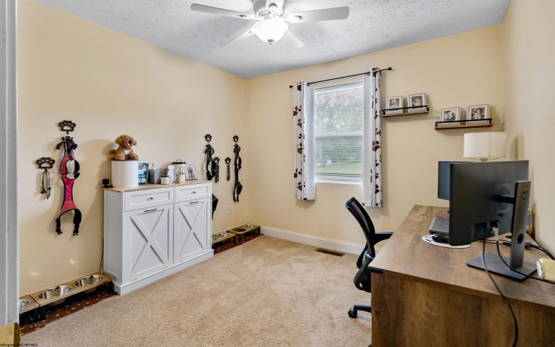 11 Joelyn Street, Fairmont, West Virginia 26554, 3 Bedrooms Bedrooms, 9 Rooms Rooms,1 BathroomBathrooms,Single Family Detached,For Sale,Joelyn,10159800