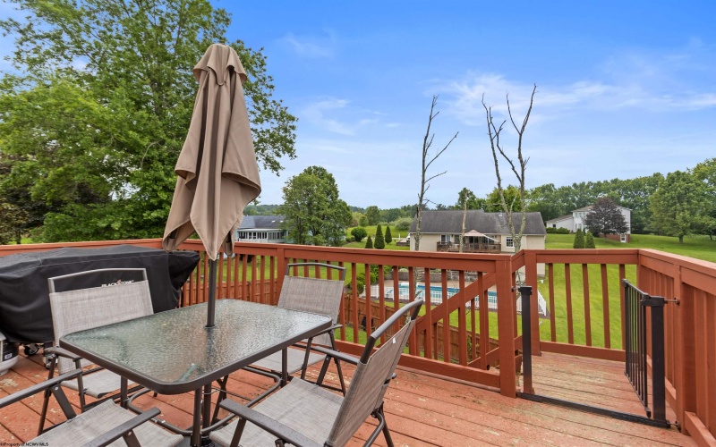 11 Joelyn Street, Fairmont, West Virginia 26554, 3 Bedrooms Bedrooms, 9 Rooms Rooms,1 BathroomBathrooms,Single Family Detached,For Sale,Joelyn,10159800