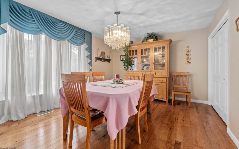 676 Kenwood Place, Morgantown, West Virginia 26505, 5 Bedrooms Bedrooms, 11 Rooms Rooms,3 BathroomsBathrooms,Single Family Detached,For Sale,Kenwood,10159784