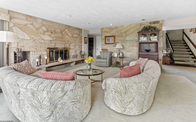 676 Kenwood Place, Morgantown, West Virginia 26505, 5 Bedrooms Bedrooms, 11 Rooms Rooms,3 BathroomsBathrooms,Single Family Detached,For Sale,Kenwood,10159784