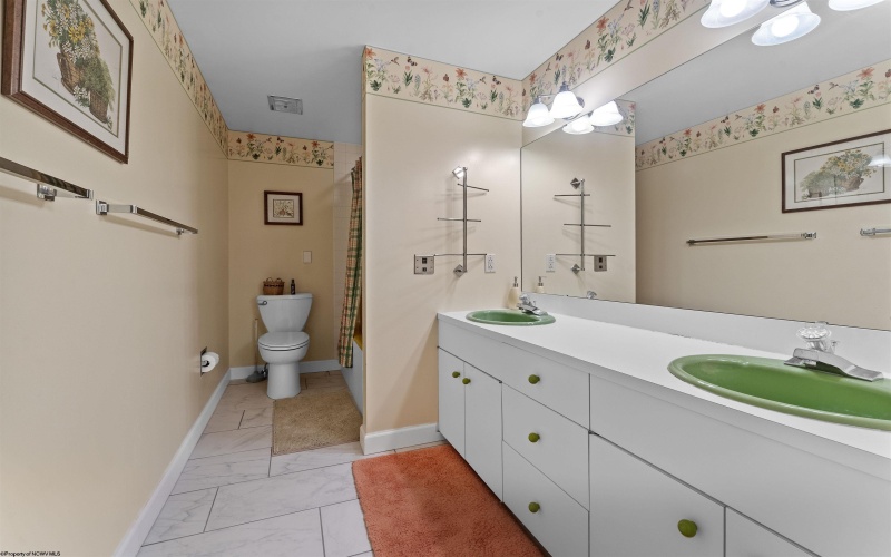 676 Kenwood Place, Morgantown, West Virginia 26505, 5 Bedrooms Bedrooms, 11 Rooms Rooms,3 BathroomsBathrooms,Single Family Detached,For Sale,Kenwood,10159784