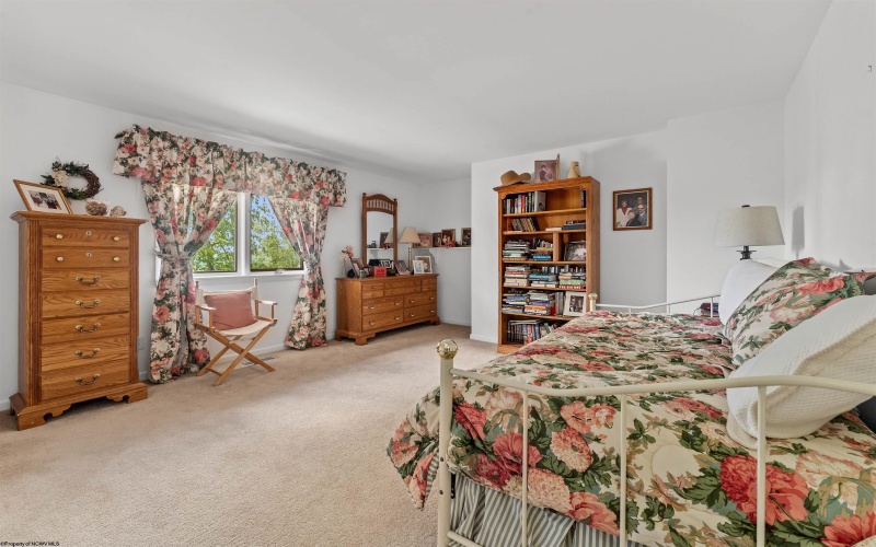 676 Kenwood Place, Morgantown, West Virginia 26505, 5 Bedrooms Bedrooms, 11 Rooms Rooms,3 BathroomsBathrooms,Single Family Detached,For Sale,Kenwood,10159784