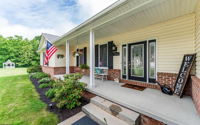 150 Horseshoe Drive West, Bruceton Mills, West Virginia 26525, 3 Bedrooms Bedrooms, 7 Rooms Rooms,2 BathroomsBathrooms,Single Family Detached,For Sale,Horseshoe,10159797