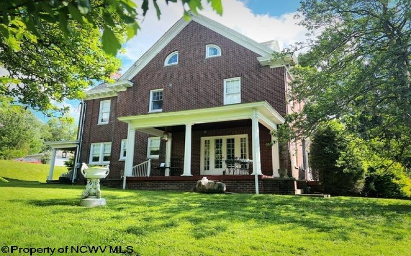 618 Prospect Avenue, Fairmont, West Virginia 26554, 5 Bedrooms Bedrooms, 12 Rooms Rooms,3 BathroomsBathrooms,Single Family Detached,For Sale,Prospect,10159796