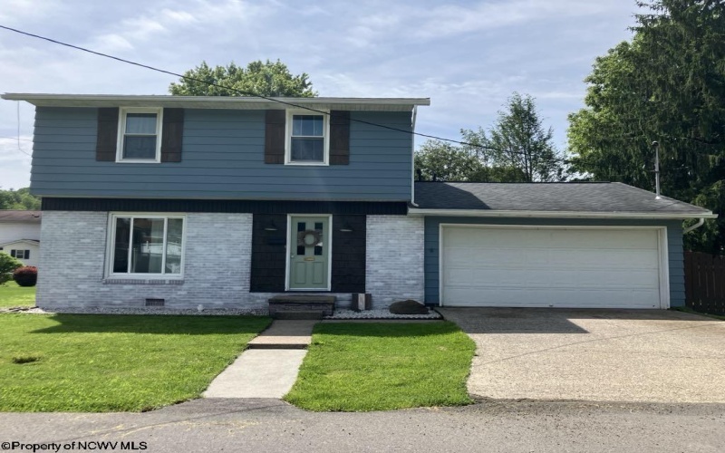 14 Myrna Street, Buckhannon, West Virginia 26201, 4 Bedrooms Bedrooms, 7 Rooms Rooms,1 BathroomBathrooms,Single Family Detached,For Sale,Myrna,10159791