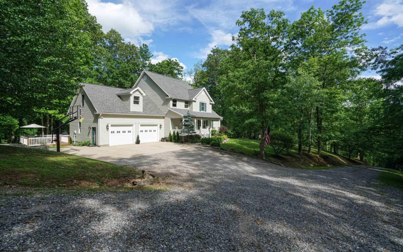 328 Wildwood Drive, Horner, West Virginia 26372, 4 Bedrooms Bedrooms, 10 Rooms Rooms,3 BathroomsBathrooms,Single Family Detached,For Sale,Wildwood,10159794