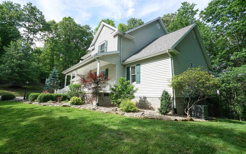 328 Wildwood Drive, Horner, West Virginia 26372, 4 Bedrooms Bedrooms, 10 Rooms Rooms,3 BathroomsBathrooms,Single Family Detached,For Sale,Wildwood,10159794