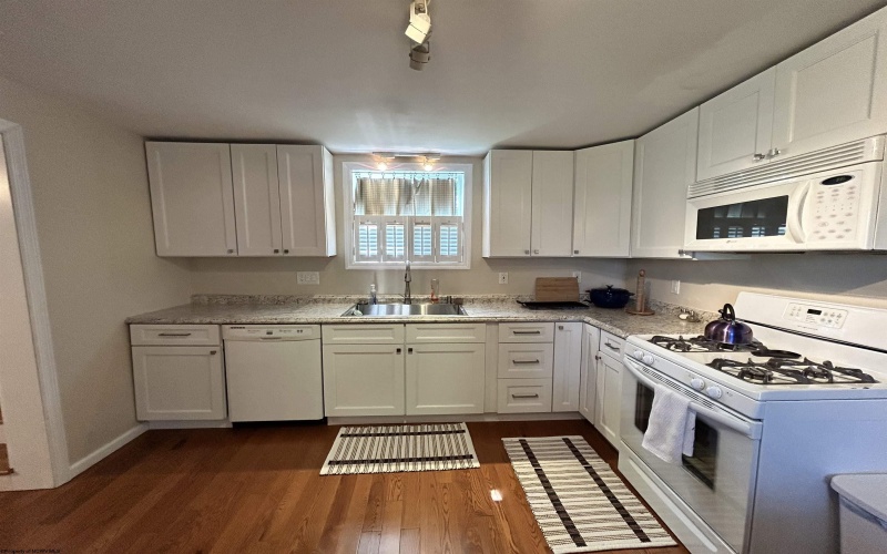420 Fairfax Avenue, Davis, West Virginia 26260, 3 Bedrooms Bedrooms, 8 Rooms Rooms,2 BathroomsBathrooms,Single Family Detached,For Sale,Fairfax,10159805
