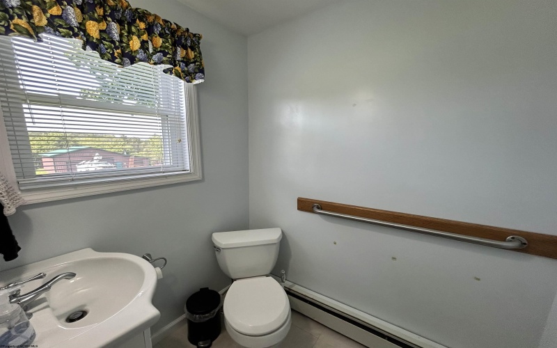 420 Fairfax Avenue, Davis, West Virginia 26260, 3 Bedrooms Bedrooms, 8 Rooms Rooms,2 BathroomsBathrooms,Single Family Detached,For Sale,Fairfax,10159805
