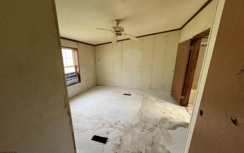 209 Thomas Avenue, Nutter Fort, West Virginia 26301, 3 Bedrooms Bedrooms, 7 Rooms Rooms,2 BathroomsBathrooms,Single Family Detached,For Sale,Thomas,10159807