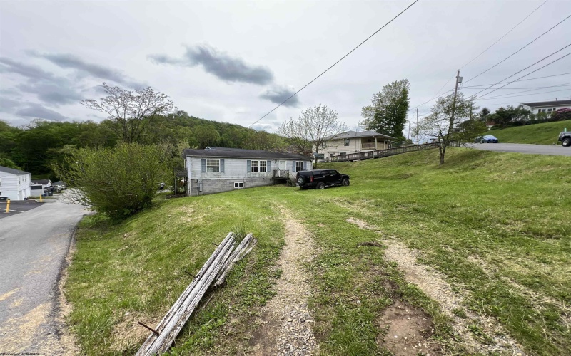 209 Thomas Avenue, Nutter Fort, West Virginia 26301, 3 Bedrooms Bedrooms, 7 Rooms Rooms,2 BathroomsBathrooms,Single Family Detached,For Sale,Thomas,10159807