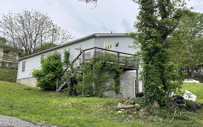 209 Thomas Avenue, Nutter Fort, West Virginia 26301, 3 Bedrooms Bedrooms, 7 Rooms Rooms,2 BathroomsBathrooms,Single Family Detached,For Sale,Thomas,10159807