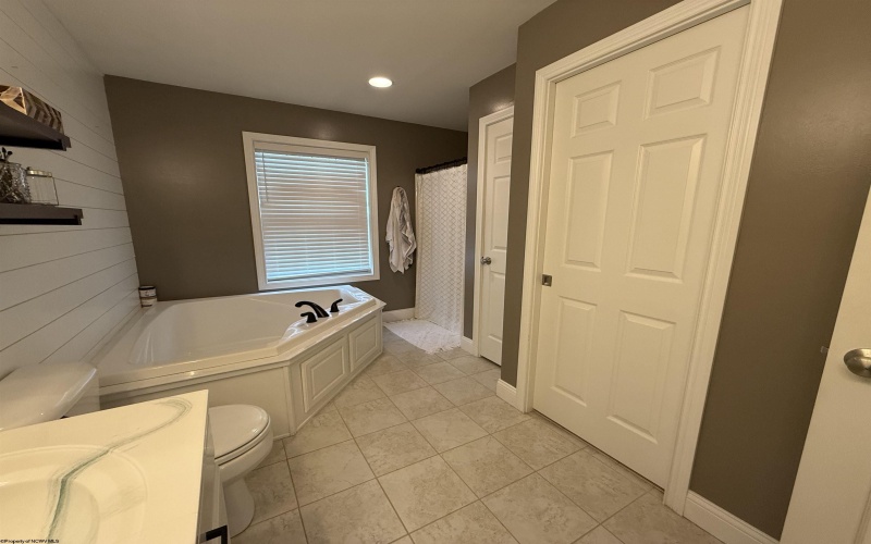 1404 Arcadia Drive, Fairmont, West Virginia 26554, 3 Bedrooms Bedrooms, 9 Rooms Rooms,2 BathroomsBathrooms,Single Family Detached,For Sale,Arcadia,10159808