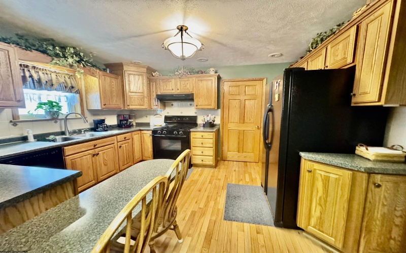 714 Park Avenue, Fairmont, West Virginia 26554, 3 Bedrooms Bedrooms, 11 Rooms Rooms,2 BathroomsBathrooms,Single Family Detached,For Sale,Park,10159827