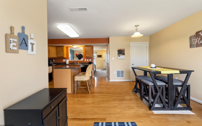 19 Stafford Circle, Fairmont, West Virginia 26554, 3 Bedrooms Bedrooms, 7 Rooms Rooms,2 BathroomsBathrooms,Single Family Attached,For Sale,Stafford,10159820